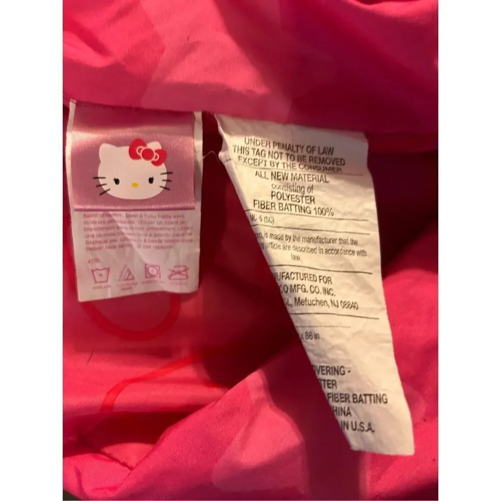 Hello Kitty reversible twin/full comforter‎ 72x86